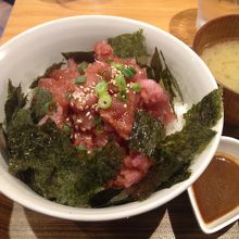マグロ丼