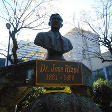 フィリピン独立宣言から100年目に建てられた胸像です