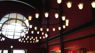 500席規模の劇場です