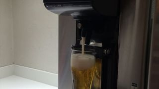 生ビール片手に、スナック菓子にて搭乗の一時を楽しむ事のできるそんな場所です。