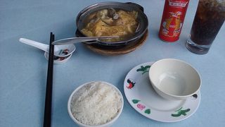 アロー通りとチャンカット・ブキッ・ビンタン通りの角