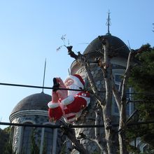 五郎丸サンタ、電線が邪魔で…
