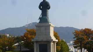 龍頭山公園にあります