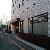 白いきれいな建物