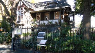 明治43年竣工ですが、今も美しい姿です