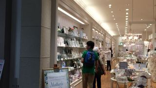 ここでは、室内装飾品が所狭しに置いて有って、デザイン性が豊かとなっているのでおすすめです。