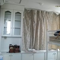 部屋は明るく清潔感あるし、ハンガーも有り