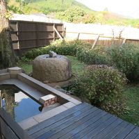 露天風呂ーカエルの石像