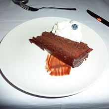 デザートのチョコレートケーキ