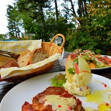 テラス席で頂きました