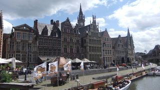 レイエ川の東岸