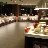 地下の朝食エリア