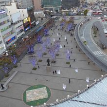 シティ屋上日ロハから見た大分駅府内中央広場店頭後
