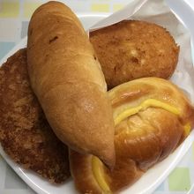 真ん中が塩昆布ぱん