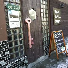 まさに路地裏です