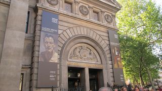 人物画に特化した美術館