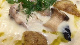 グリルチキンとポルチーニ茸 ゴンゴンゾーラのおうどん ♪