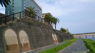 大淀川沿いの緑地公園