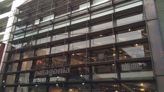 アウトドアウェアのショップです