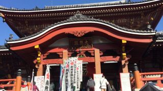 商店街の中にある観音様。