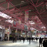 コンパクトで乗り換えに便利な総合駅