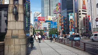 風格のある石造りの橋です。