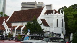 ムルデカ広場北端