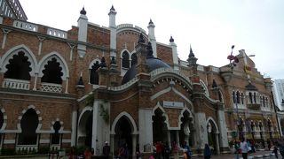 均整のとれた美しい歴史的建造物