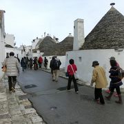 今でもトンガリ屋根の家に住んでいるそうです