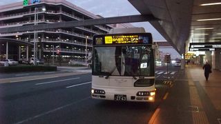 各ターミナルの移動には便利です。