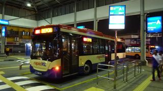 KLタワーへのバスが利用できます。