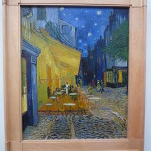ゴッホ：夜のカフェテラス