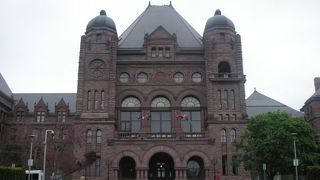 立派な州議事堂です