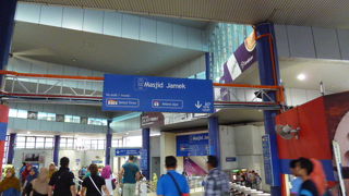 マスジットジャミやムルデカ広場への最寄り駅