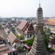 仏塔から見た礼拝堂。