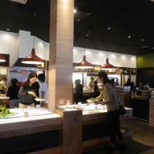 ビュッフェの店内