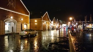 雨の日の夜景も美しいです