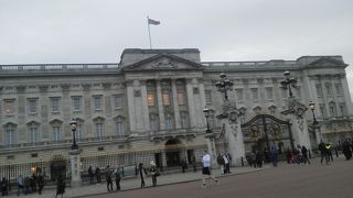 近衛兵はひたすら往復していました