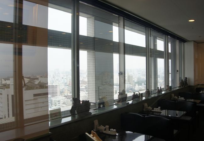 沖縄県庁舎１４階にある喫茶室