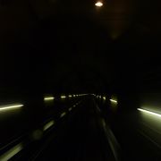 長い海底トンネル