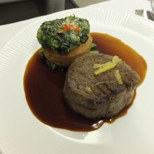 牛ヒレステーキ高畠ワインソース