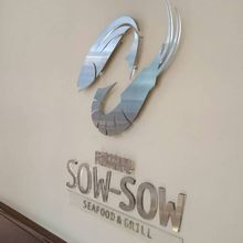 イムズ１２階の入口、店名