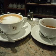 バール・ジョリー 