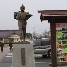 懐かしい二宮尊徳の石像もあります。