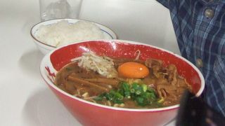 すき焼き風の徳島ラーメンを食す。