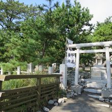 海岸の神社