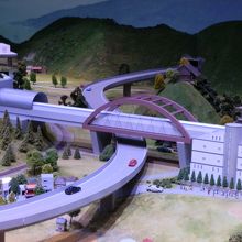 リニア中央新幹線の模型を展示しています。