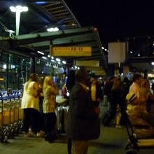 スキポール空港のシャトルバス乗り場