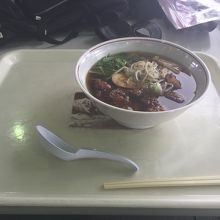 長野名物　山賊焼きが乗ったラーメンです