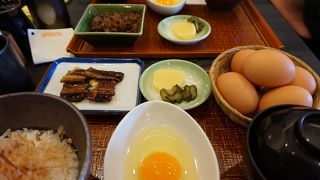 たまごとごはんが食べ放題です。